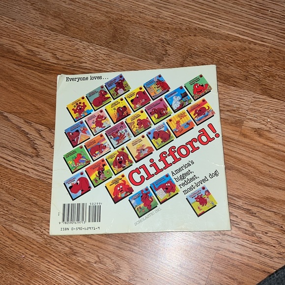 Clifford’s Sports Day Collectible Books NWOT - Picture 2 of 3